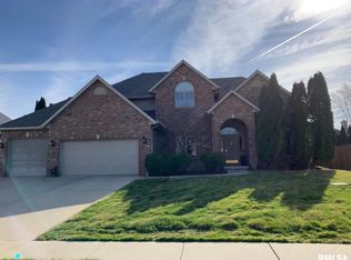 2612 Dickens Dr, Springfield, IL 62711