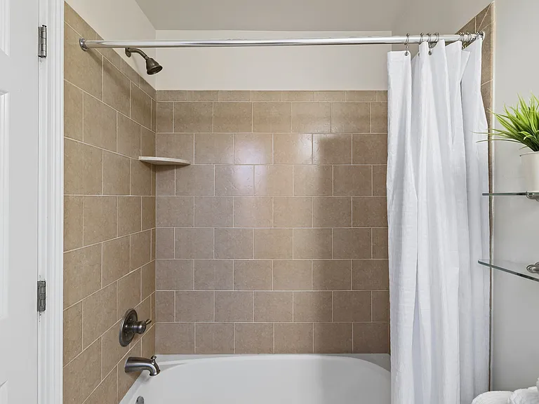 Second bedroom ensuite