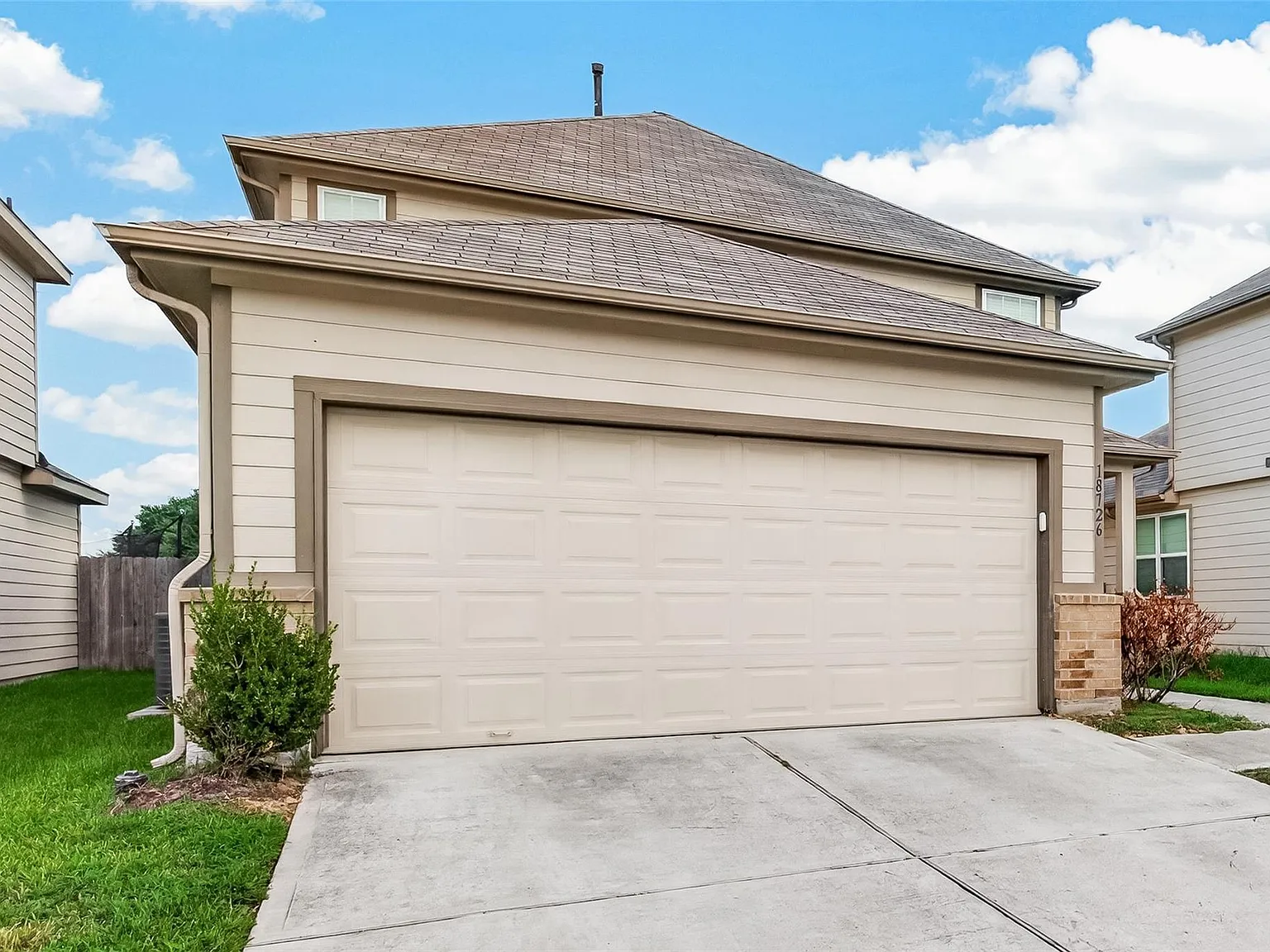 4 bed, 2.5 bath, 1830 sqft, $1,995 — Photo 1