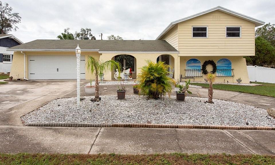 1st image of 813 Kingswood Pl