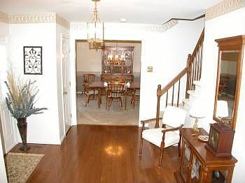 4th image of 3374 Gloucester Dr