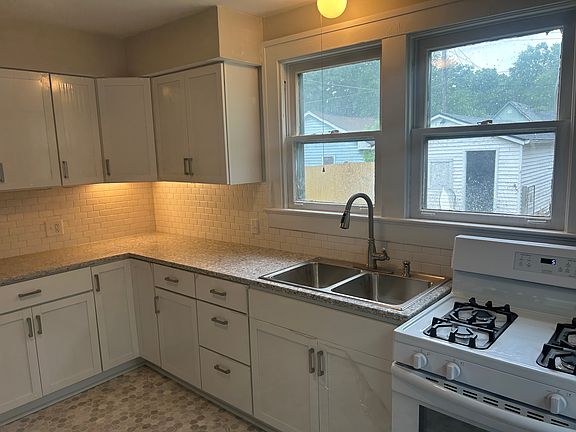 4th image of 427 N Alton Ave