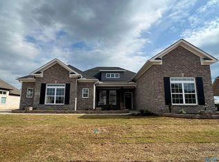 106 Thorogood Dr, Meridianville, AL 35759