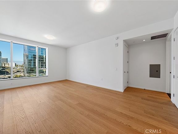 4th image of 889 Francisco St Unit 1210