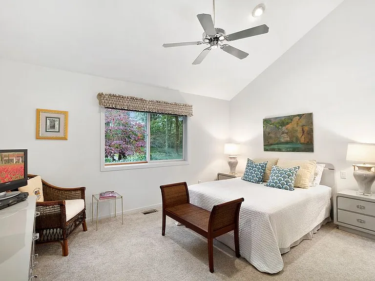 53 Hidden Cove Ct — Photo 10
