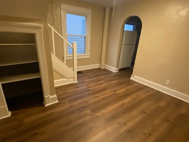 411 N Centennial St — Photo 5