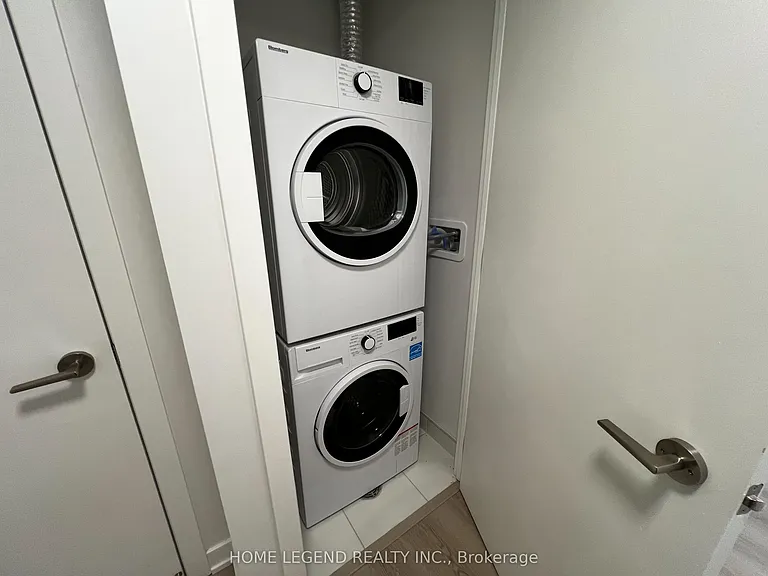 100 Queen St E #1515 — Photo 10