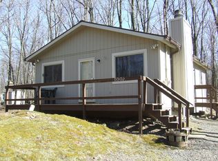 5185 Hummingbird Dr, Pocono Summit, PA 18346