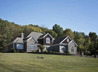 14 Maple Ln, Rhinebeck, NY 12572