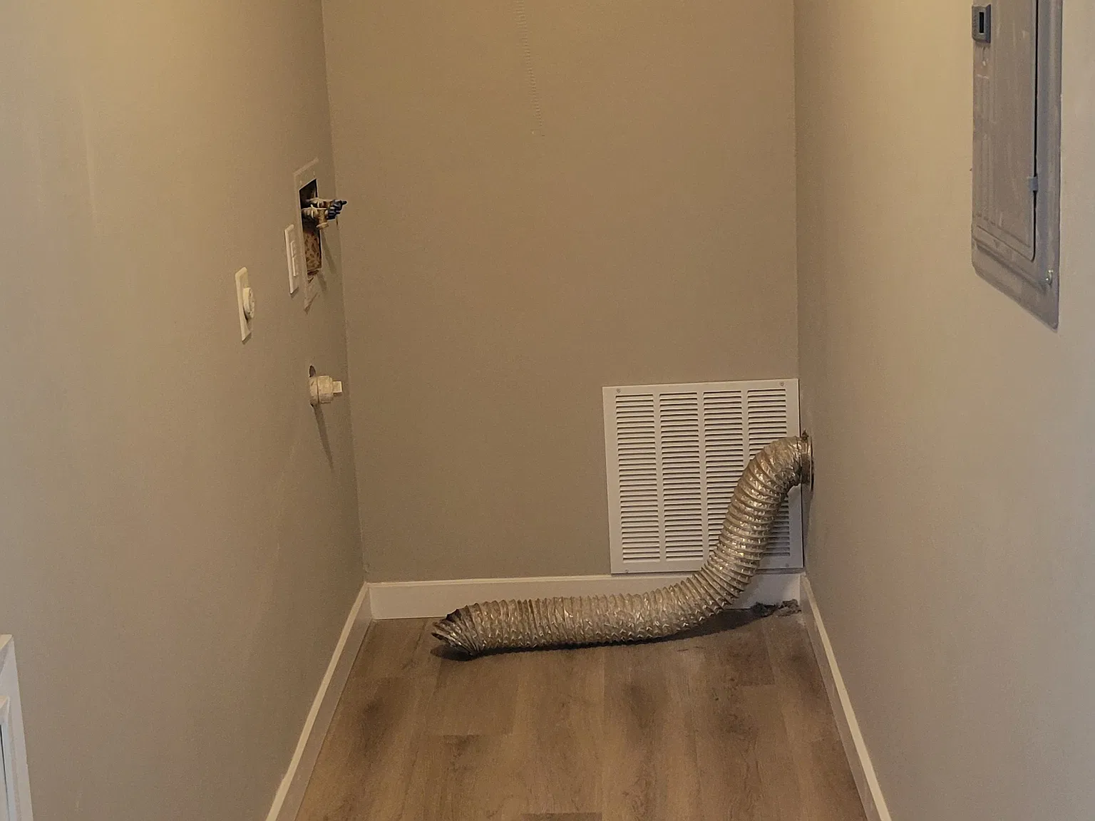 3 bed, 999 sqft, $1,595 — Photo 4