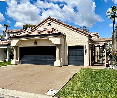 2420 Wayfarer Ct Photo 1