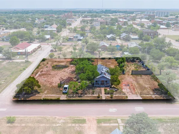 210 E Campbell St, Stamford, TX 79553