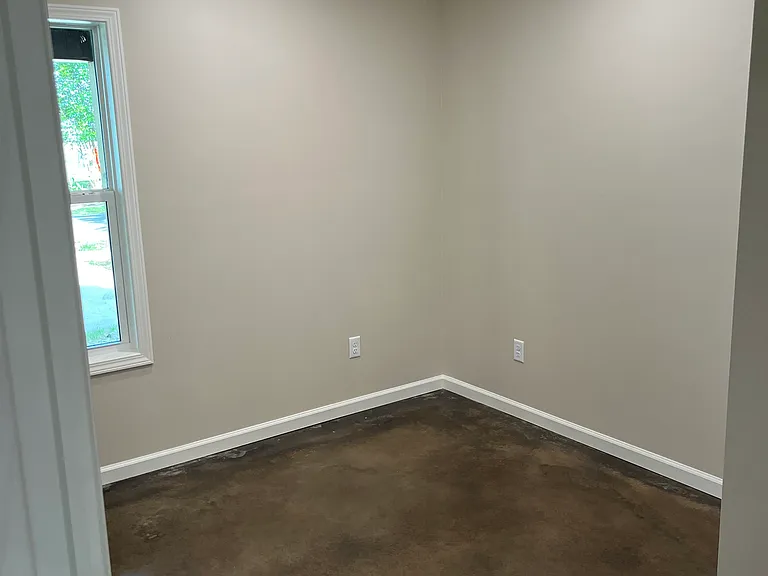 404 Locust Ave — Photo 9