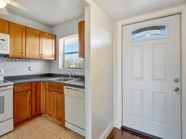 8225 Sunrise Lakes Boulevard #303, Sunrise, FL 33322