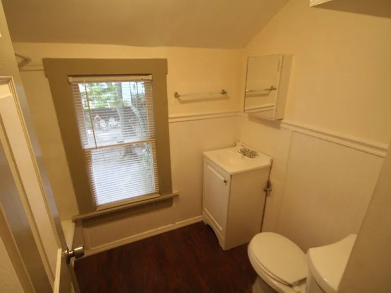 727 7th Ave N #3 — Photo 4