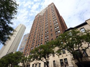 41 E Oak St, Chicago, IL 60611