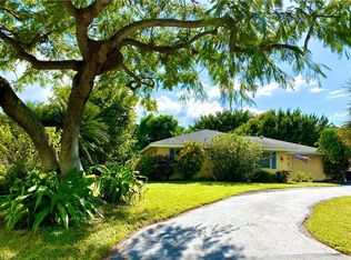 688 5th Ave N, Naples, FL 34102