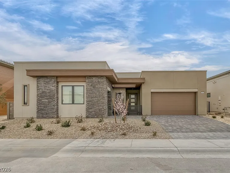 5008 Terramont Dr — Photo 1