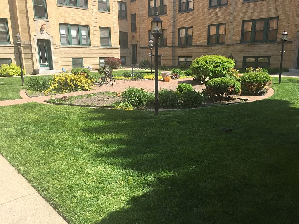 2nd image of 4041 N Mozart St Unit 3