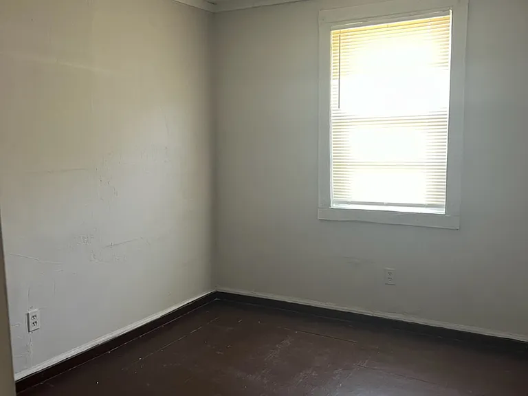 204 E Johnson Ave — Photo 15