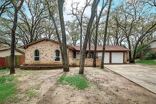 1st image of 2316 Oak Hill Dr