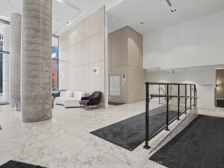 15 Wellington St S #2214 — Photo 9