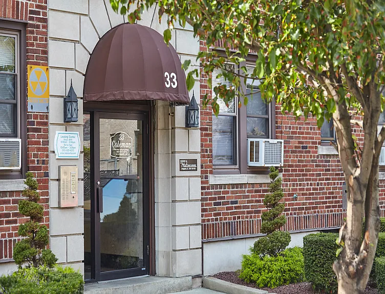 Coleman Apartments — Photo 9