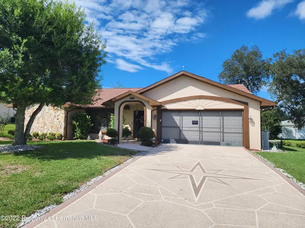 8115 Shalom Dr, Spring Hill, FL 34606