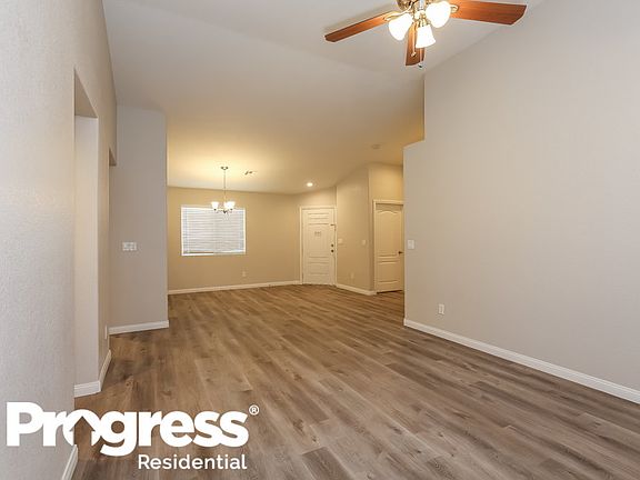 3rd image of 528 W Claxton Ave