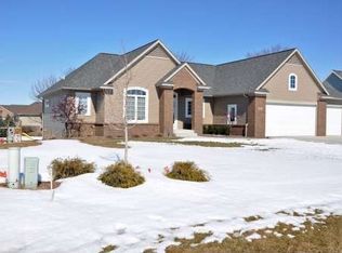 1689 N Bay Dr, Hudsonville, MI 49426
