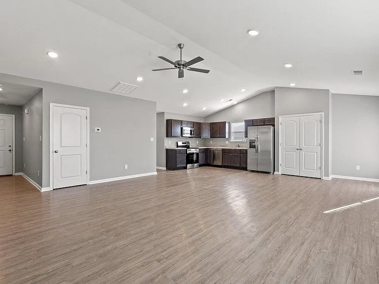 119 Landry Ln — Photo 5