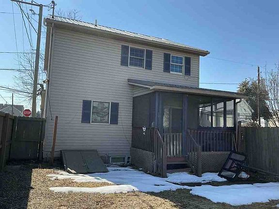 3rd image of 228 Linden St