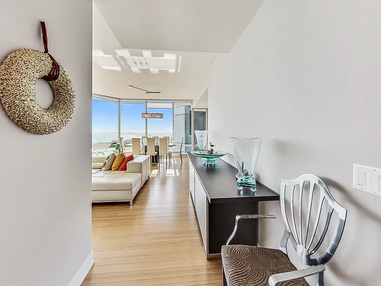 340 E Randolph St #4901 — Photo 5