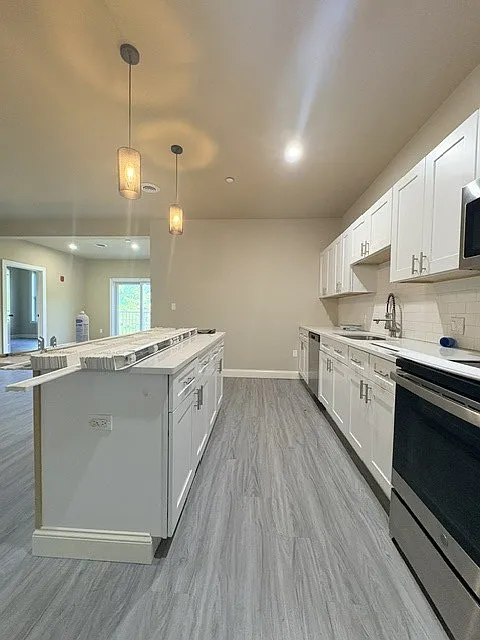 2 bed, $2,795 — Photo 2