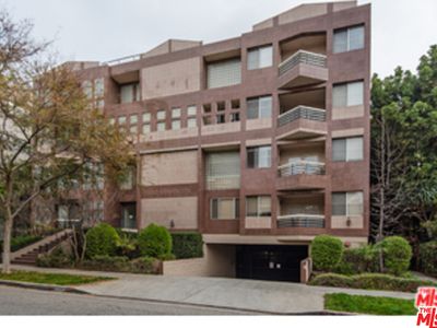120 S Crescent Dr APT 103, Beverly Hills, CA, 90212