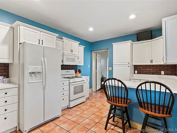 4th image of 115 Walnut Street