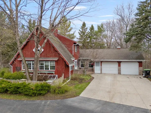 N3058 Hayton ROAD, New Holstein, WI 53061
