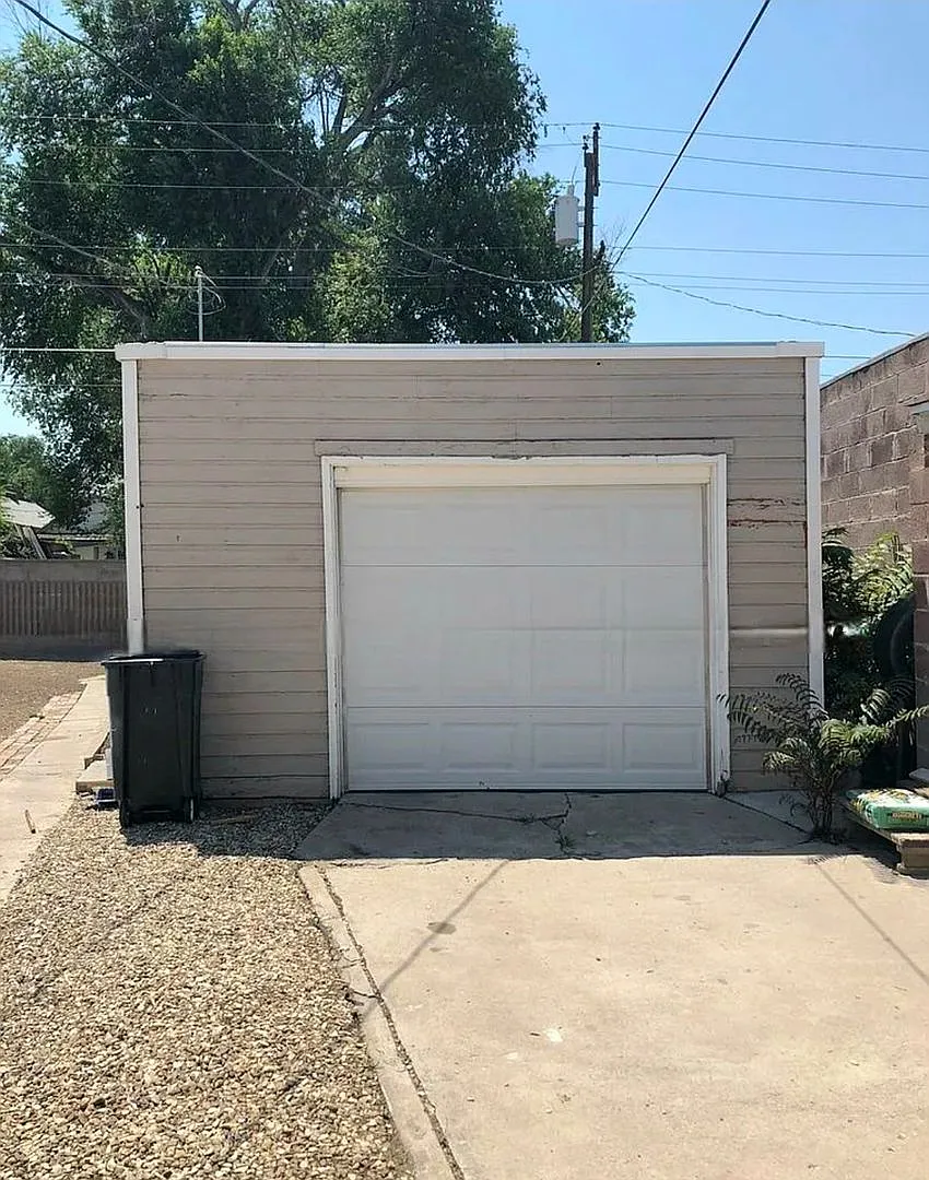 1411 E Orman Ave — Photo 3