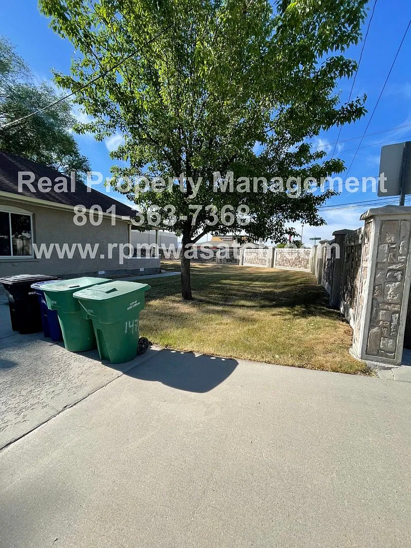 Wonderful West Jordan House!! Come Check It Out!! Freshly Painted — Photo 3