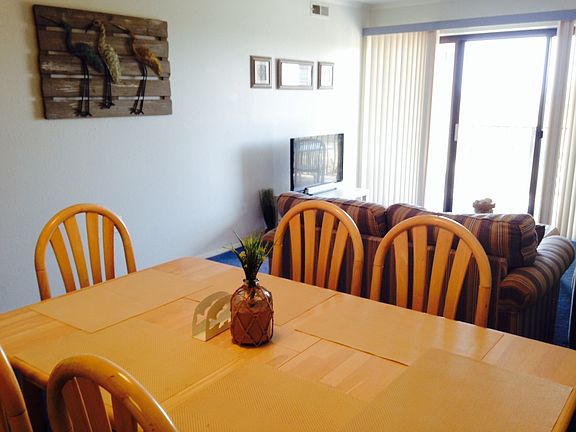 Kitchen Table / Dining Area