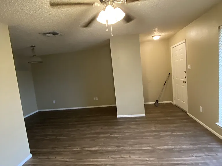6800 Camden Ln — Photo 32