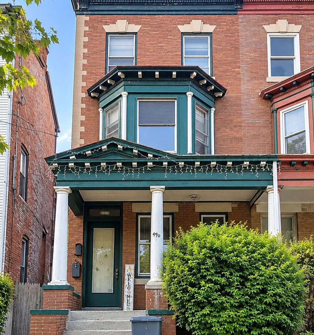 1 bed, 1.0 bath, $1,600 — Photo 1