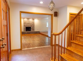 195 Governors Dr, Warwick, RI 02818