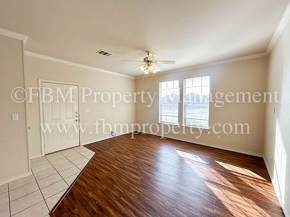 5th image of 700 Biloxi Dr
