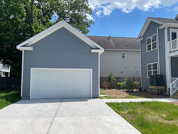 Detached Garage