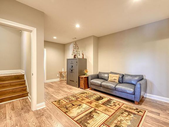 33rd image of 1309 Ridge Pointe Way