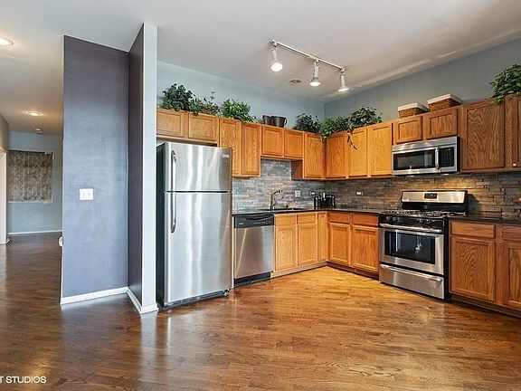 4th image of 2935 N Clybourn Ave Unit 303