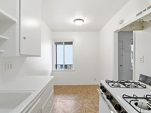 2nd image of 1425 Cedar Ave APT 9