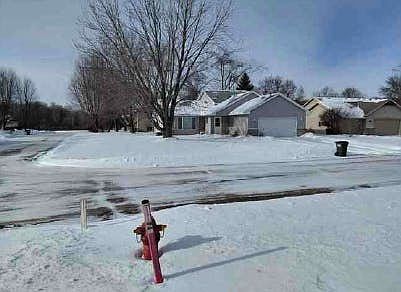 5th image of 320 12th Ave S