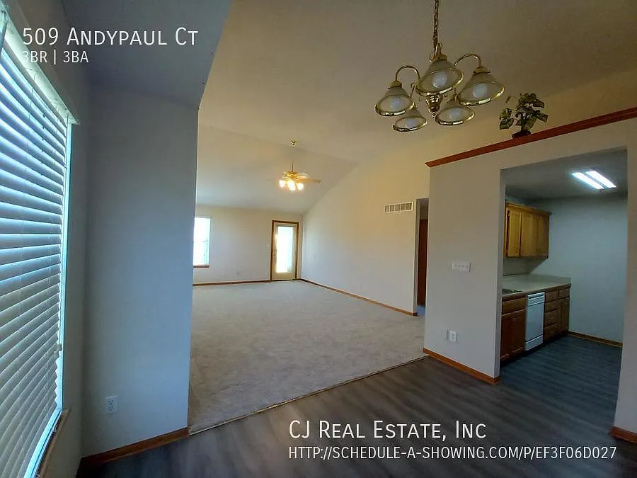 3 bed, $1,725 — Photo 3